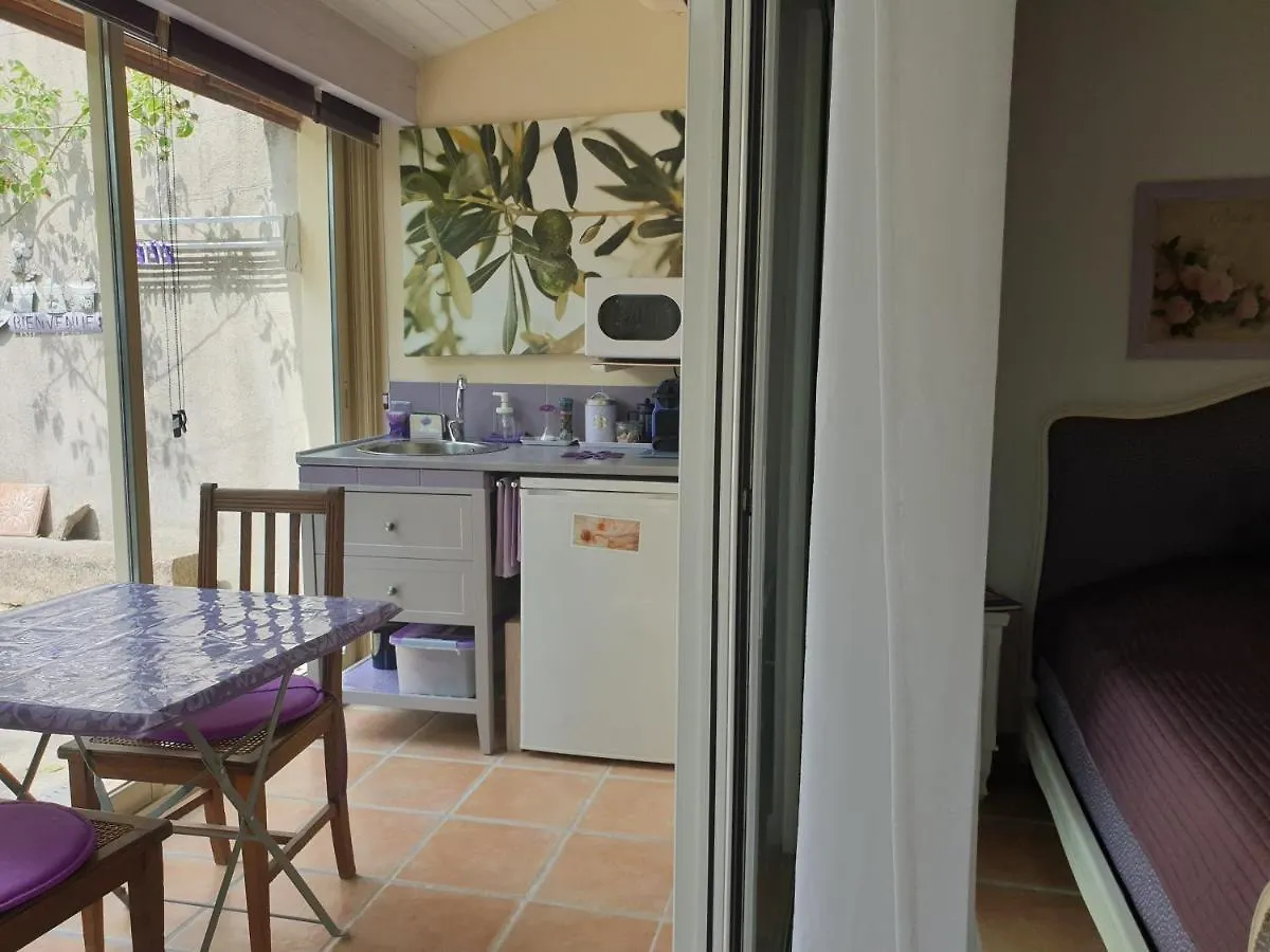 Apartment Pause Couleur Lavandula Roussas